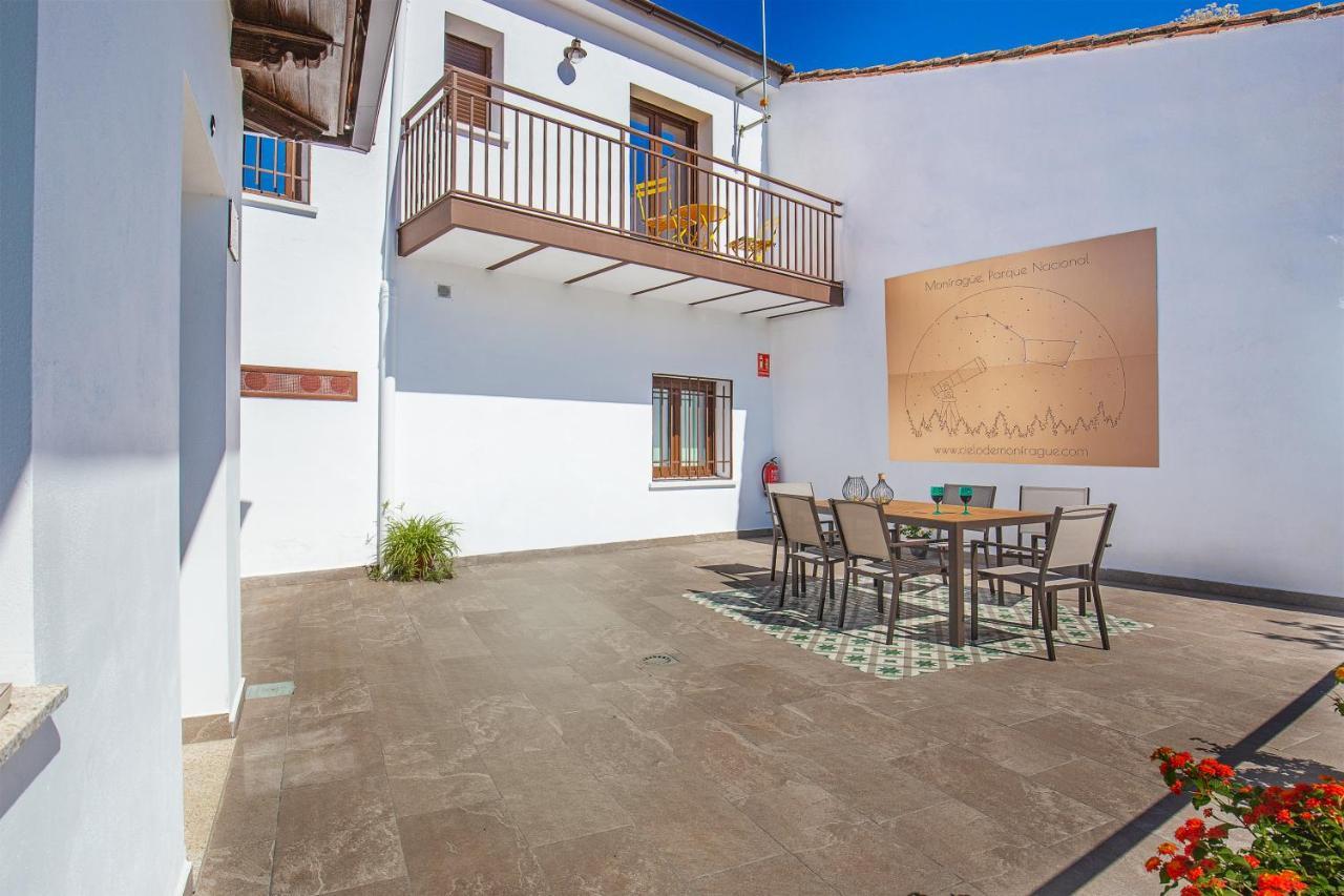 Apartamentos Rurales Cielo De Monfraguee マルパルティダ・デ・プラセンシア エクステリア 写真